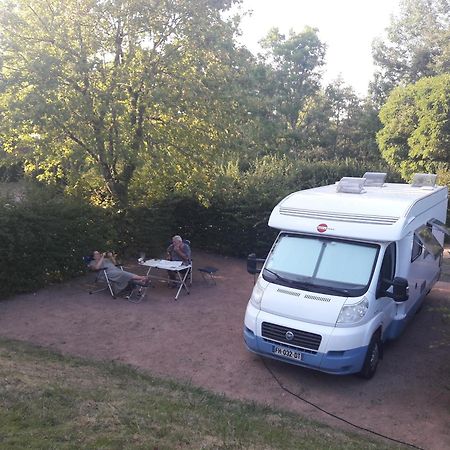 Camping Les Feuilles Chauffailles Exterior photo
