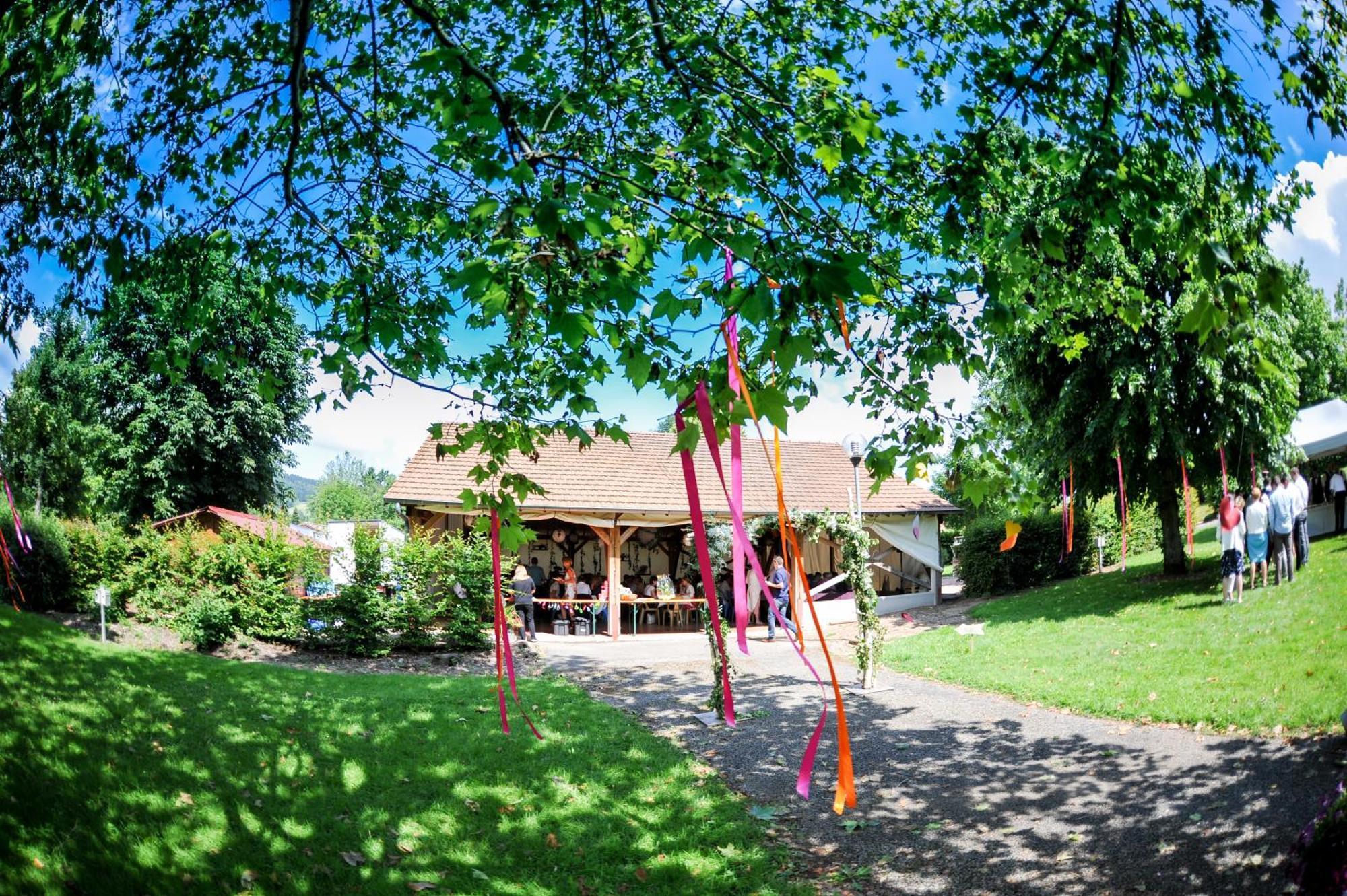 Camping Les Feuilles Chauffailles Exterior photo