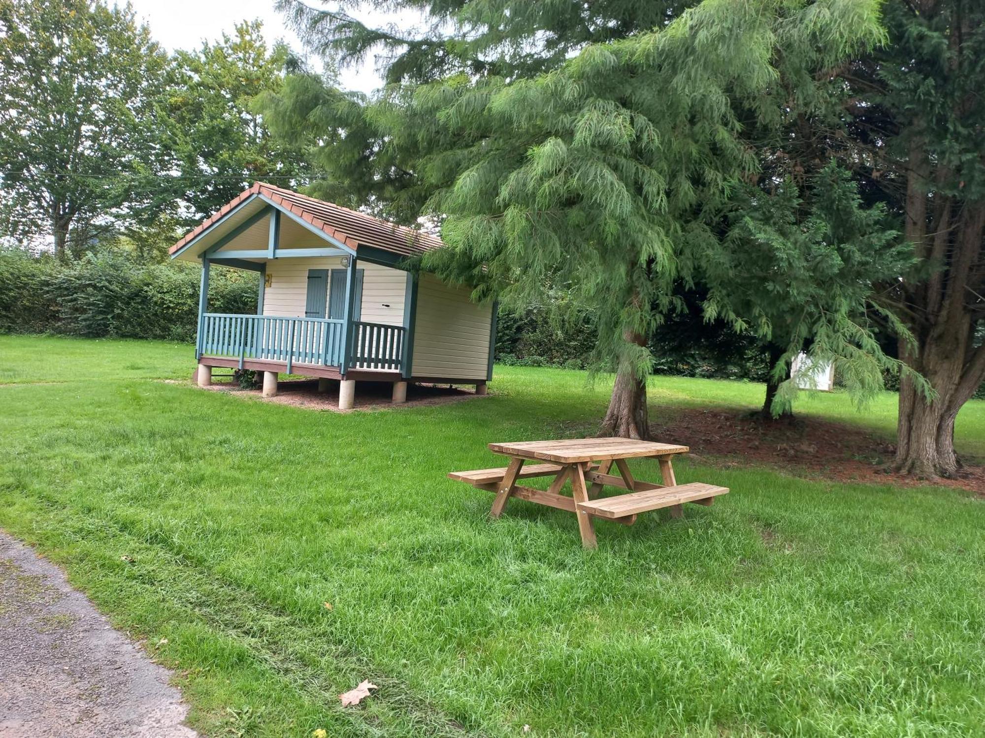 Camping Les Feuilles Chauffailles Exterior photo