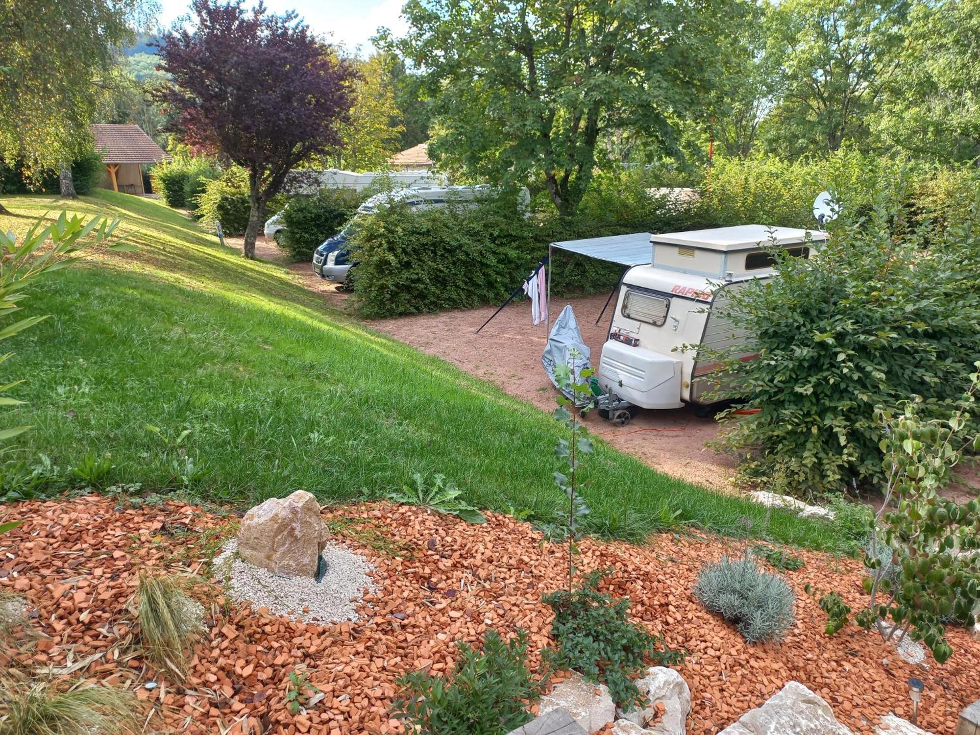 Camping Les Feuilles Chauffailles Exterior photo